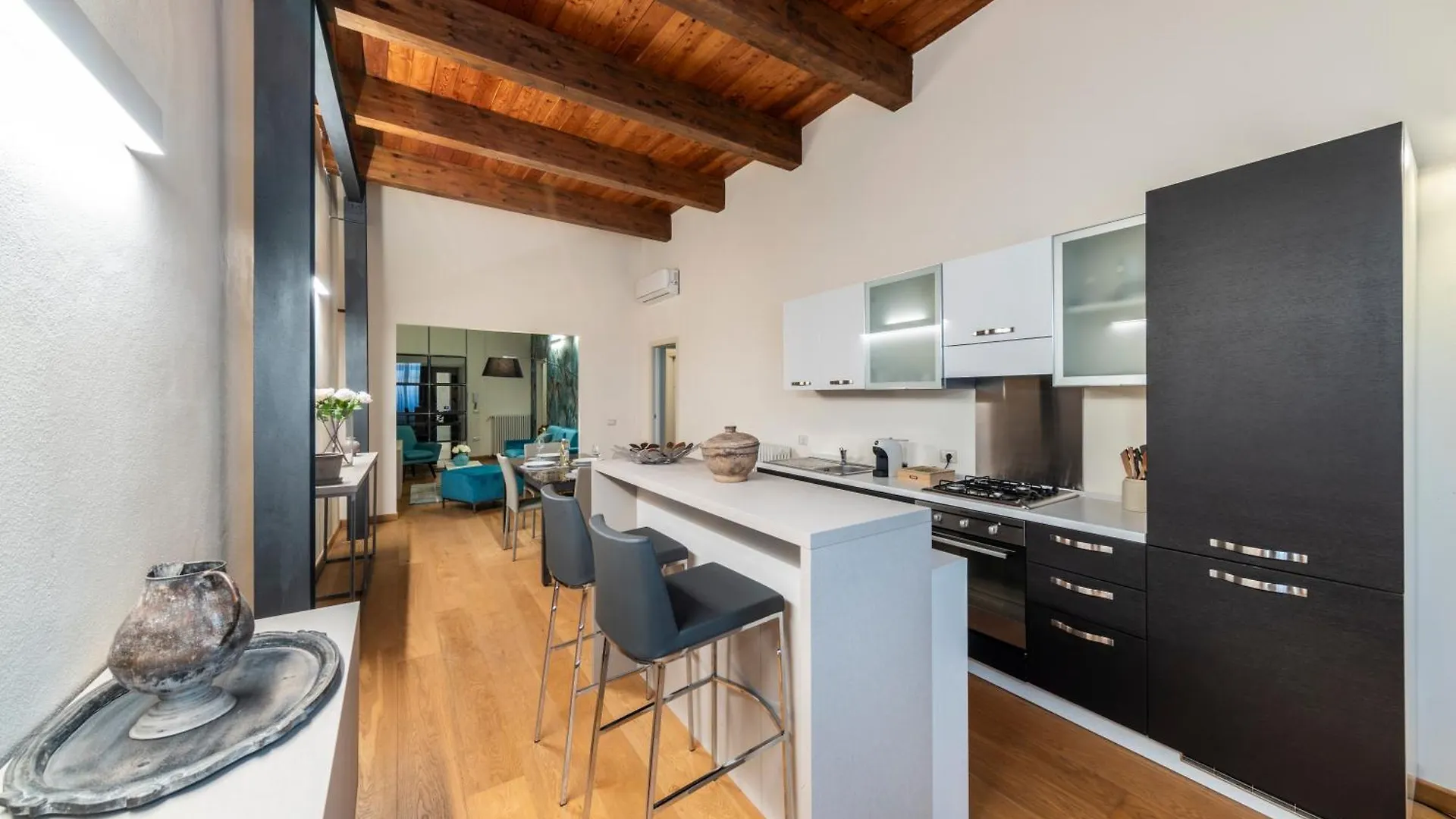 Suite Deluxe In Palazzo Storico - Centro Sassari - Appartamento Bastia 0*,